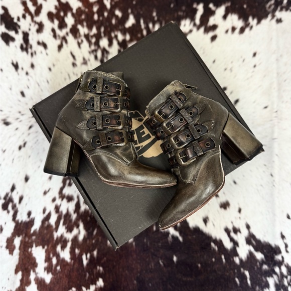 RARE FREEBIRD by Steven Jayden Leather Booties Heel Zip Up. Size 6 - Picture 3 of 10